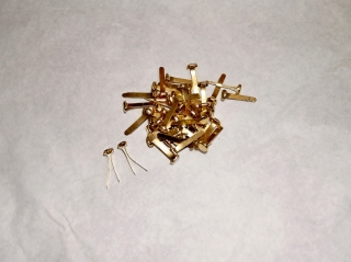 Dvojnôžkový mini nit oblý 7x20 mm - mosadzný