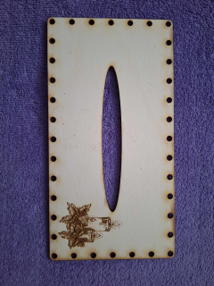 Kapesníkovník s otvorom č.22 - 25x13cm