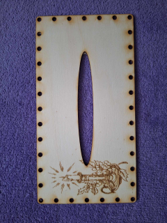 Kapesníkovník s otvorom č.24 - 25x13cm