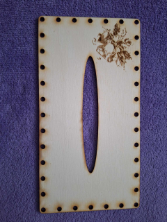 Kapesníkovník s otvorom č.25 - 25x13cm