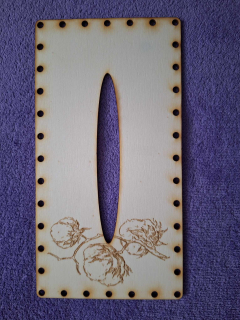 Kapesníkovník s otvorom č.36 - 25x13cm