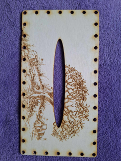 Kapesníkovník s otvorom č.50 - 25x13cm