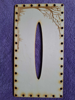 Kapesníkovník s otvorom č.55 - 25x13cm