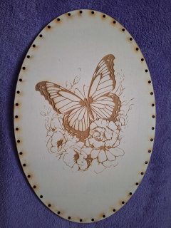 Preglejkové dno gravírované elipsa 4mm - 45x30cm Motýľ2