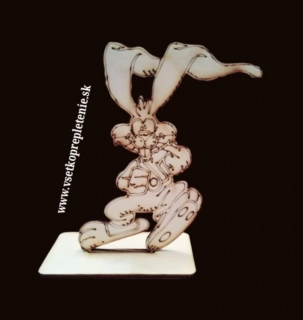 Gravírovaný zajac na podstavci 15cm - typ4